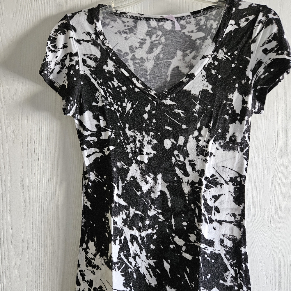 Black and White Abstract Print Dress